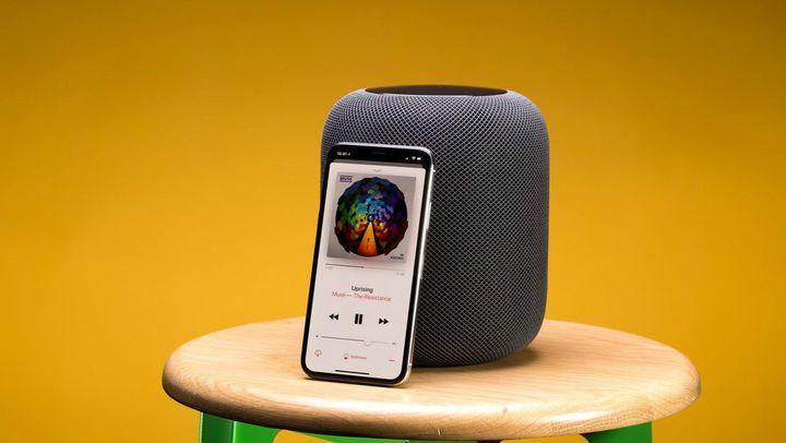 为了赶上亚马逊和google苹果想要开发更多新的智能家居产品